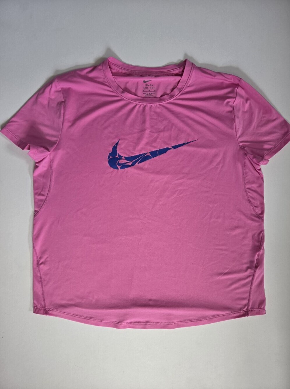 Nike One Swoosh Dri-FIT Running Top in Playful Pink sz M